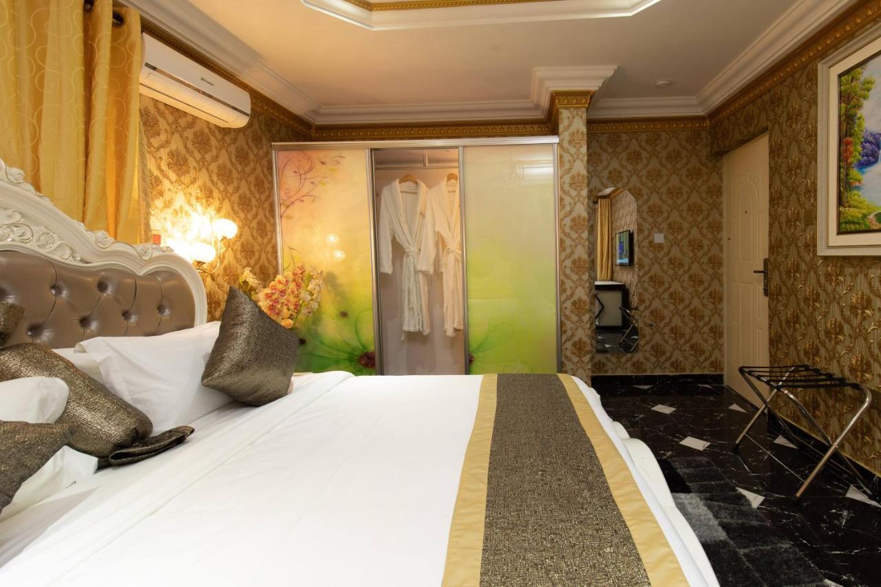 Ag Hotel And Suites Ogbodjo ภายนอก รูปภาพ